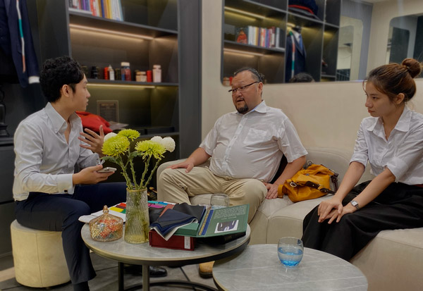 Consultation at UNLIM Tailor