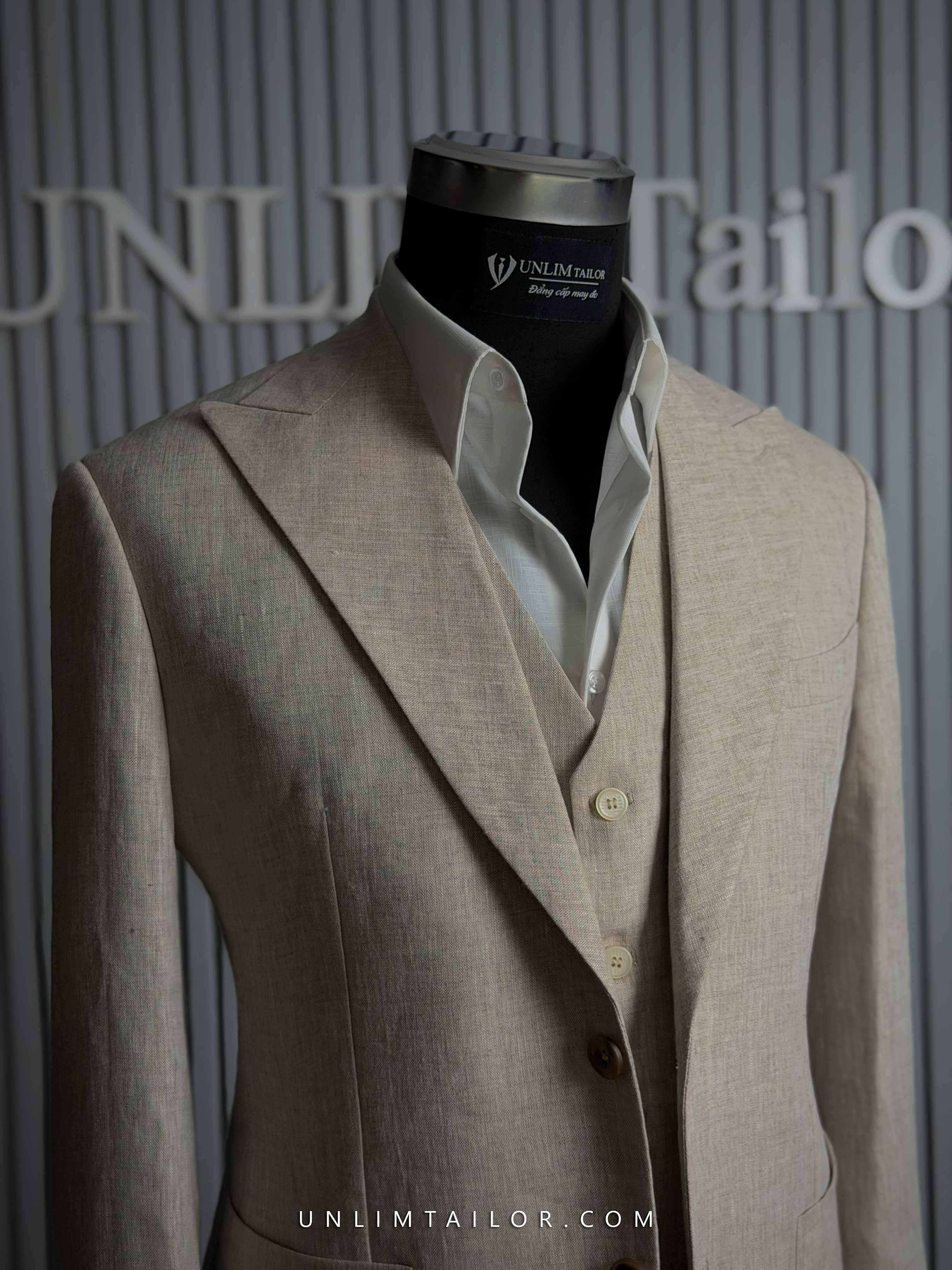 Suit Linen Cổ Nhọn Hai Cúc Phong Cách Riviera - detail images
