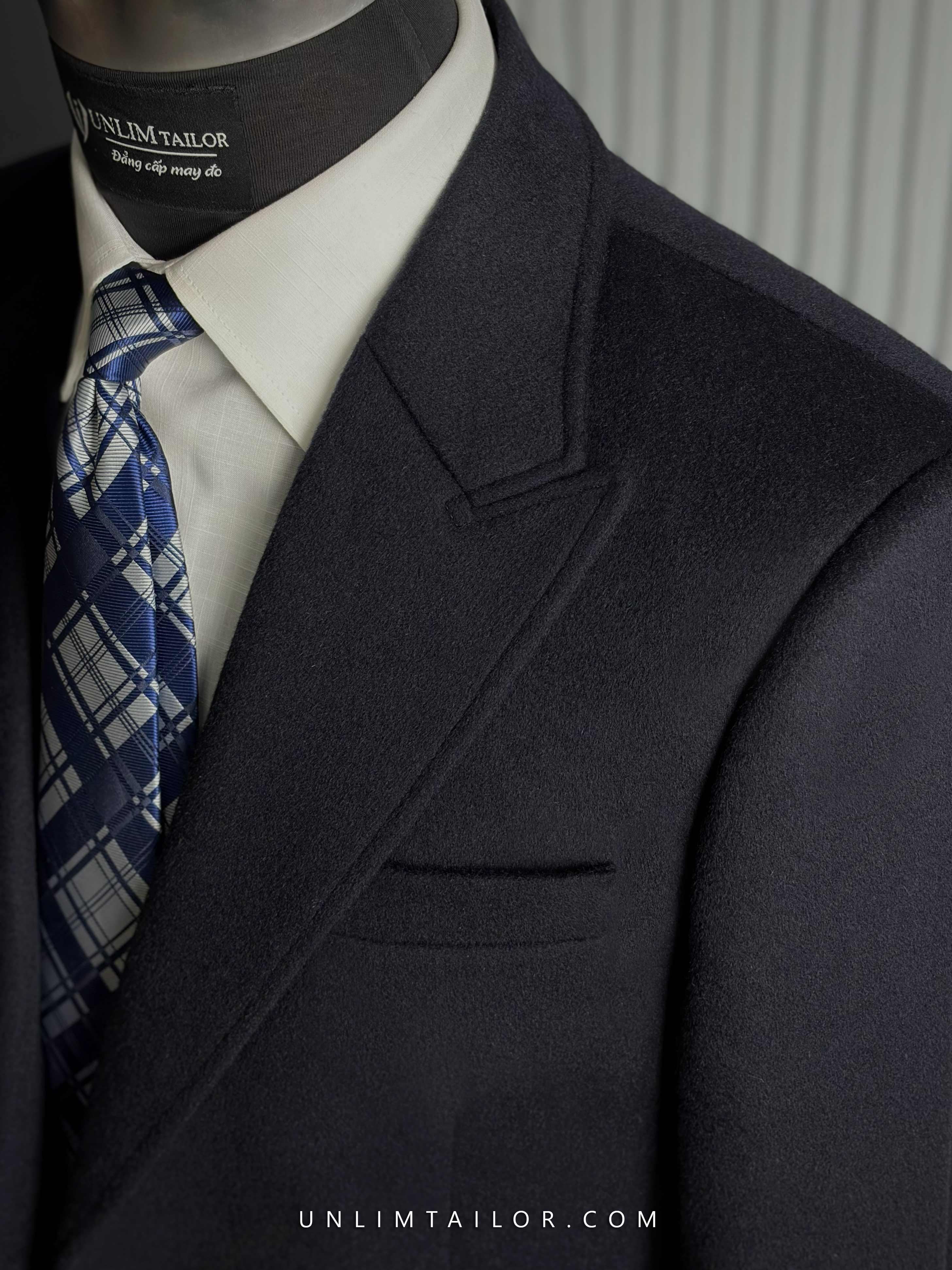Măng Tô Xanh Navy Midnight Cổ Nhọn Hai Cúc - detail images